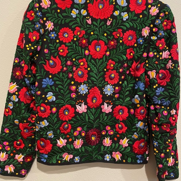 Black full embroidered floral Jacket. Size Smalll - Picture 4 of 6